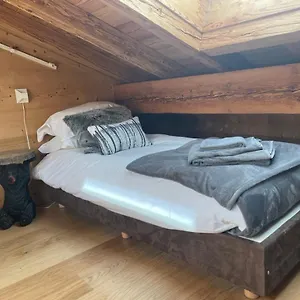 https://chalet-moose.hotels-rhonealpes.com