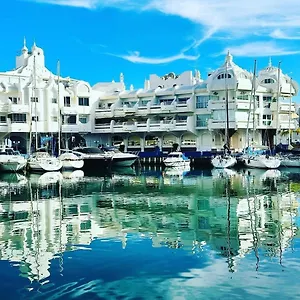 https://puerto-marina-apartment.es-andalucia.com