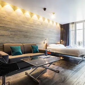 https://cmg-suite-premium-tour-eiffel-ii.fr-paris.fr